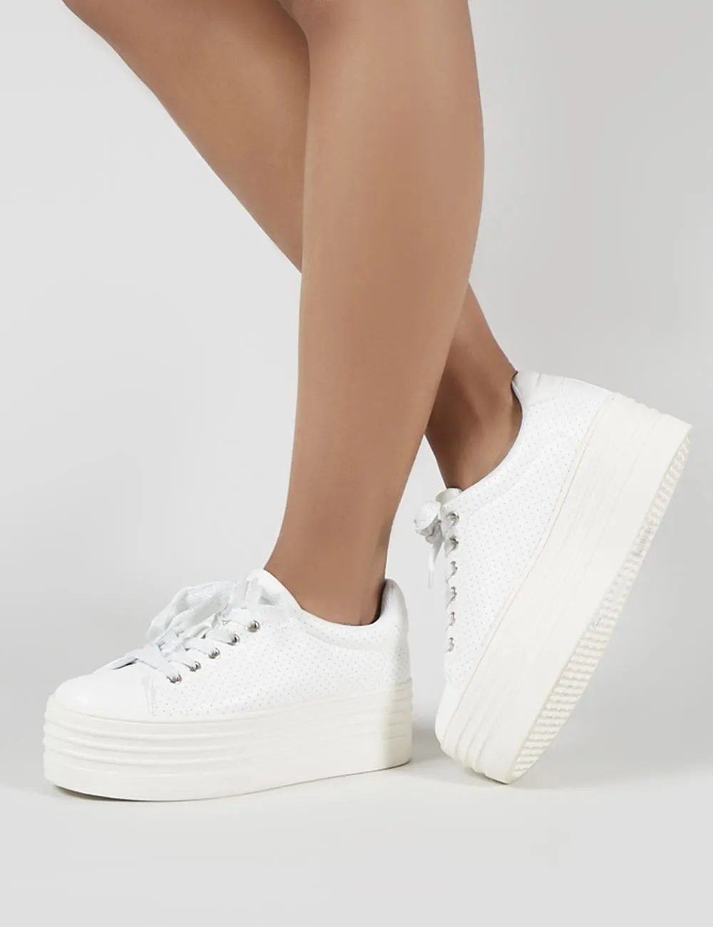 Nori Flatform Trainers in White