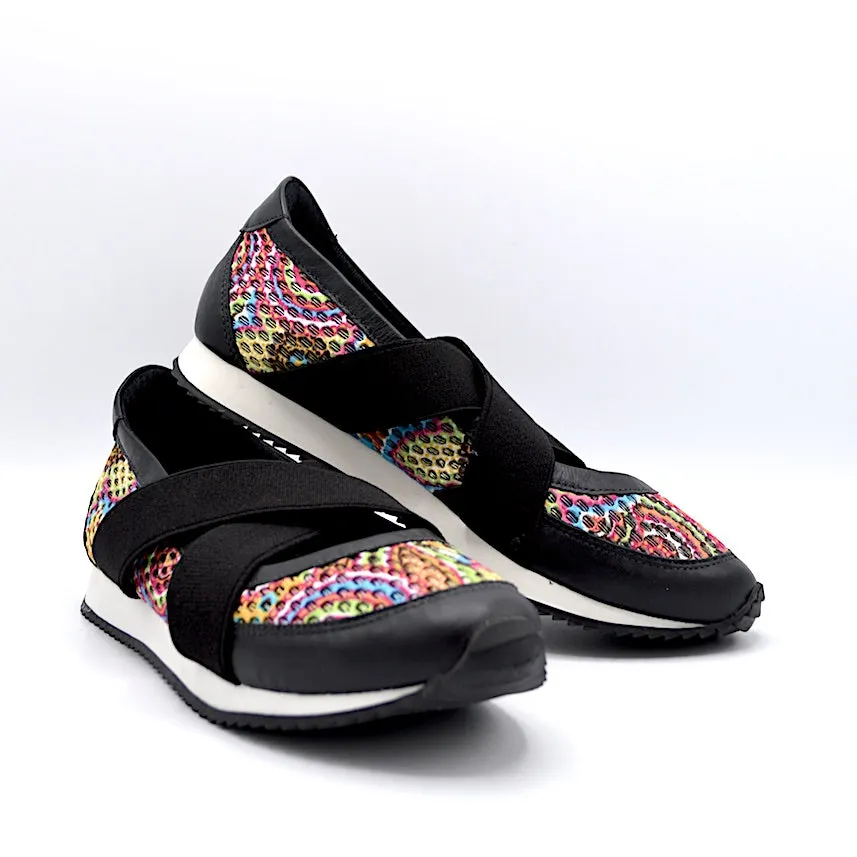 TUCK WALKING SHOE - BLACK LEATHER / PINK MESH