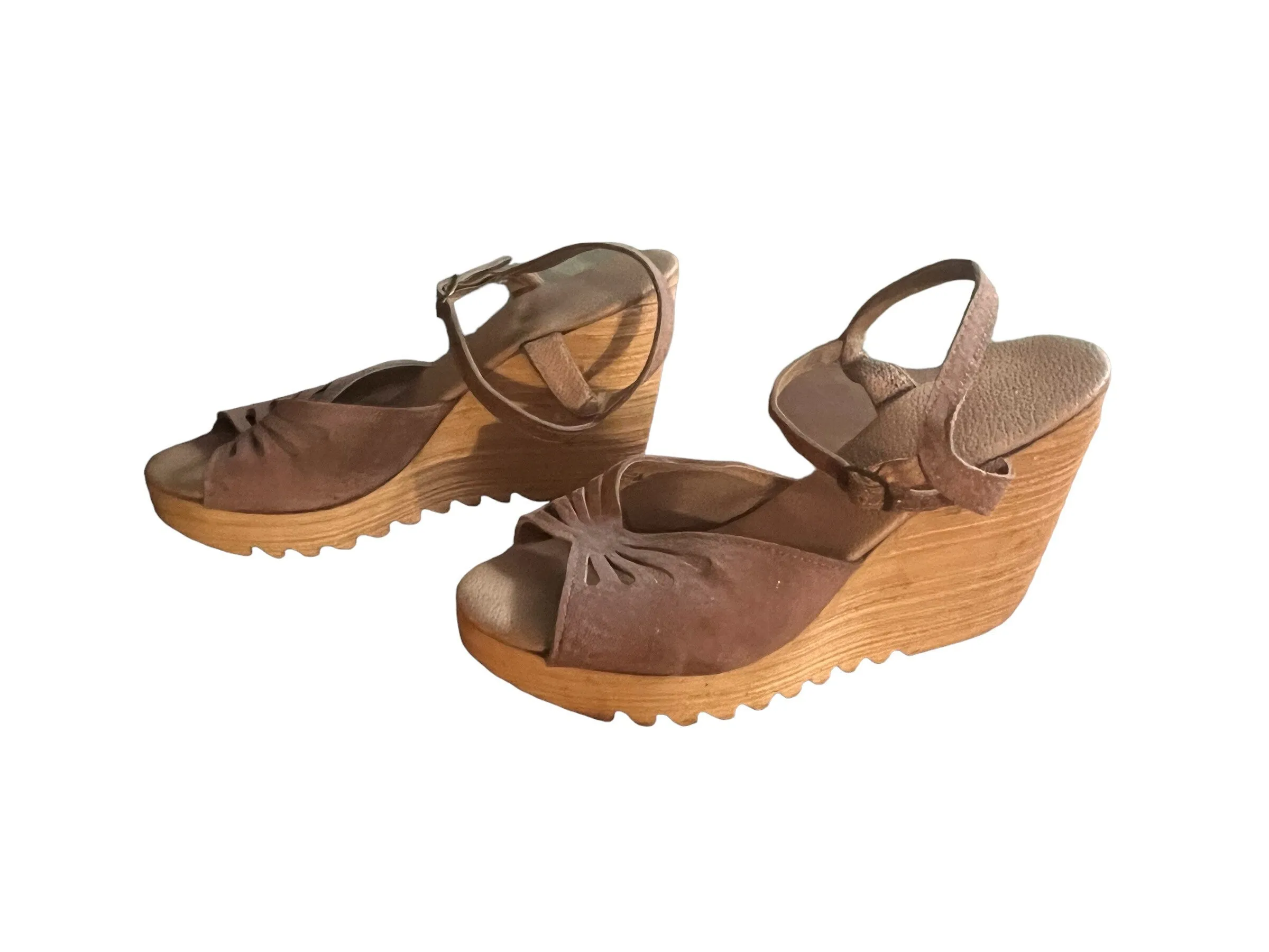 Vintage 70's tan platform shoes 6